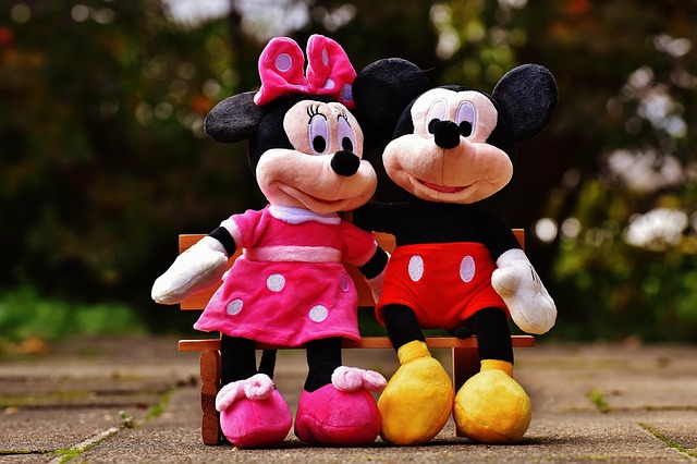 Klub przyjaciół Myszki Miki – pomysły na prezent dla dzieci z motywem słynnej myszki
