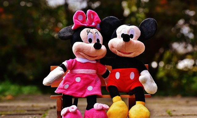 Klub przyjaciół Myszki Miki – pomysły na prezent dla dzieci z motywem słynnej myszki